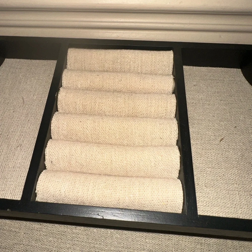 Black and Burlap Jewelry Organizer